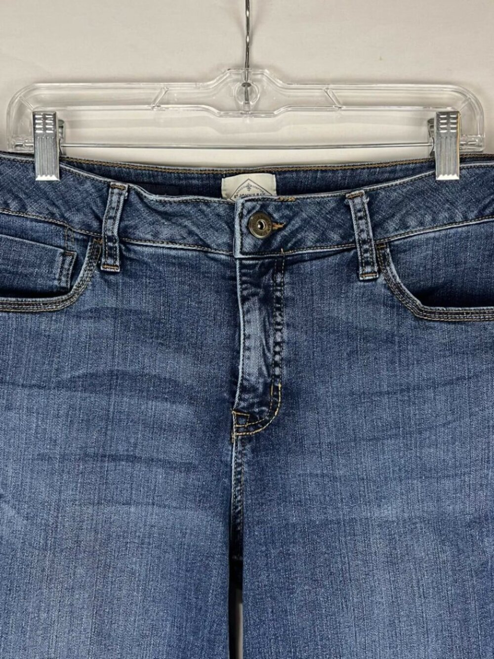 EUC St Johns Bay Womens Bermuda Shorts Blue Denim Jean Size 14 - Picture 2 of 9